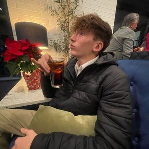 Meet your Posher, Nicholas